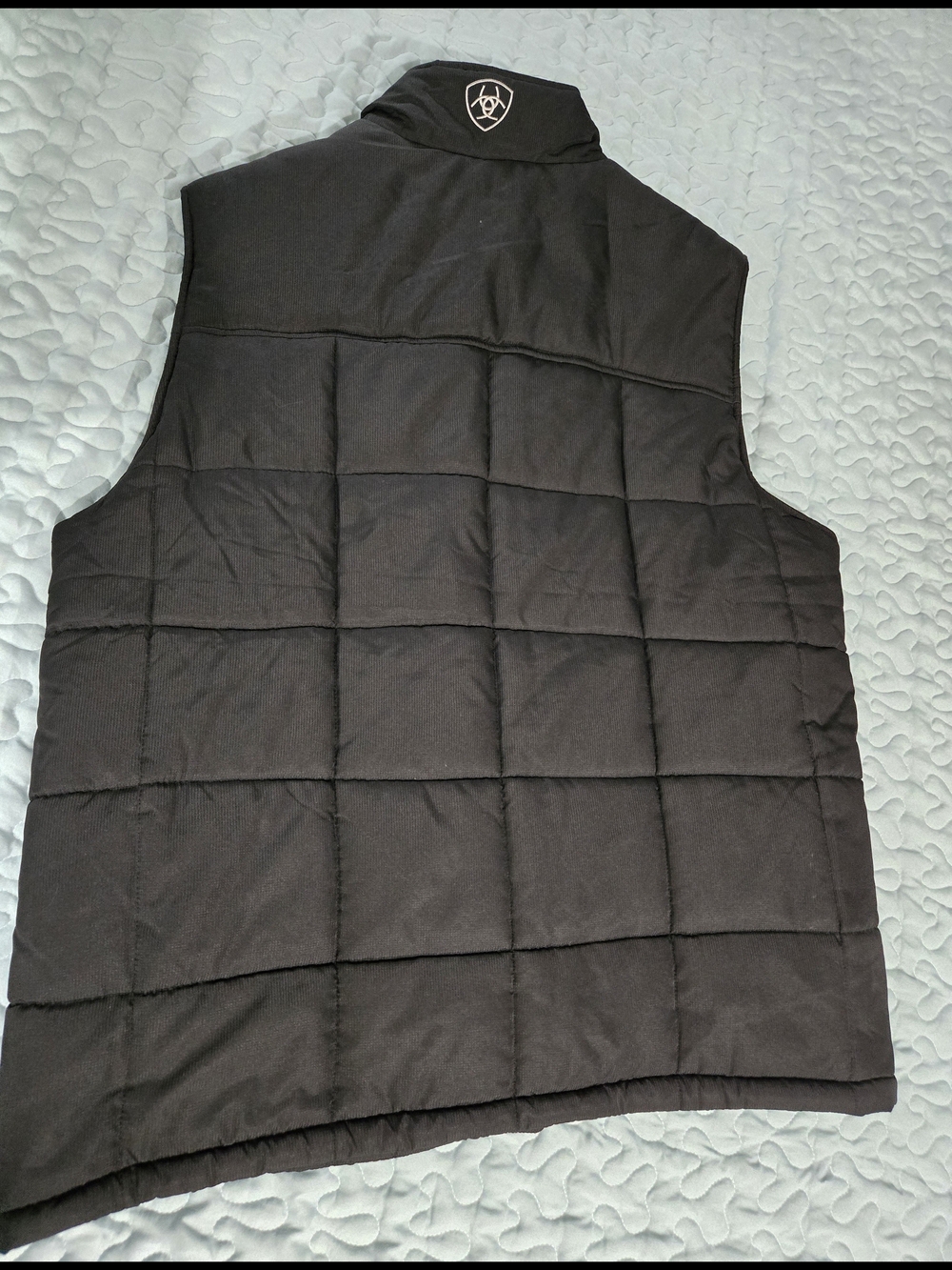 Ariat Men's Quilted Black Puffer Vest - Picture 4 of 4
